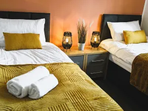 6 Guests 4 Bedroom Free Wi Fi - Image 3