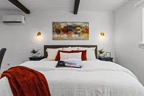 The Cozy Cabin: Riverton Retreat - Image 5