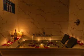 The Cozy Cabin: Riverton Retreat - Image 4
