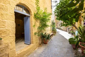 Elegant Studio in Heritage Home - Private Terrace - Image 2