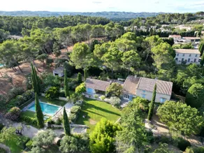 Le Mas de l'étang, chic & authentic in Provence - Image 2