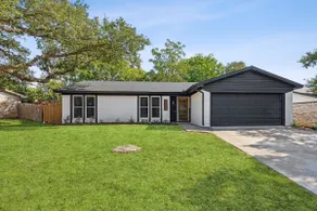 Stylish Renovated 4BD in Bedford + Grill! - Image 5