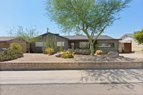 Mid-Century Modern w/ Heated Cowboy Pool! - Image 2