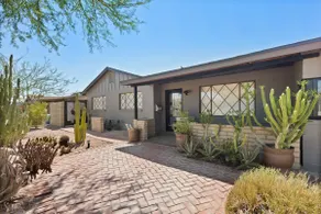 Mid-Century Modern w/ Heated Cowboy Pool! - Image 5