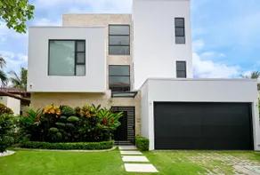 Villa Capella | beach front modern mansion w/pool - Image 5