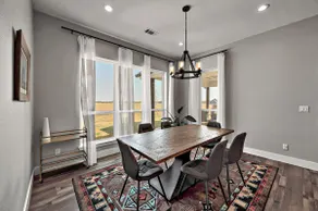 New Luxury Texas Farmhouse - Image 4