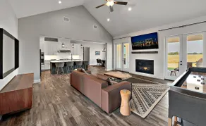New Luxury Texas Farmhouse - Image 2
