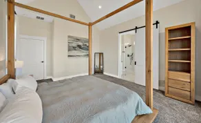 New Luxury Texas Farmhouse - Image 5