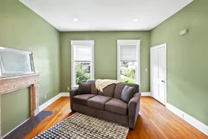 Adorable West Side Cottage-Free Parking! - Image 3
