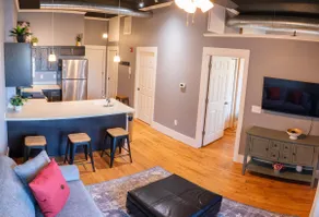 Local Discounts!-Trendy Loft In Downtown Newark - Image 4