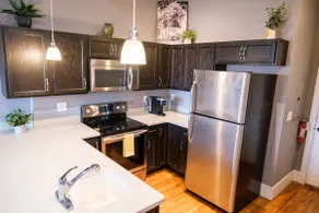 Local Discounts!-Trendy Loft In Downtown Newark - Image 5