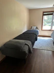 Private home,accessible,parking - Image 5