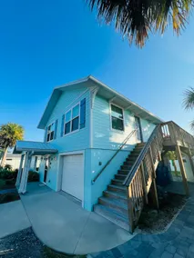 Palm Beachside Upstairs Apartment @ Daytona Beach - Image 2