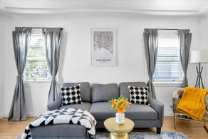 Modern Pop Art getaway in Long Beach - Image 5
