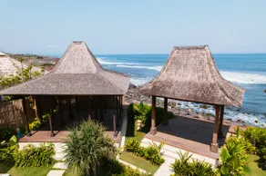 Sukawati Beachfront Luxury 5BDR Villa Private Pool - Image 4