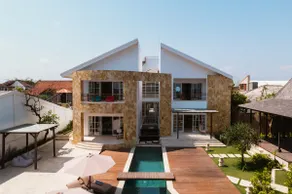 Sukawati Beachfront Luxury 5BDR Villa Private Pool - Image 2