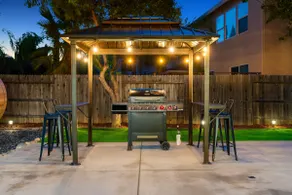 Lux Stay w/ Sauna, BBQ, Firepit, Outdoor Dining, Air Hockey Close to Hard Rock ! - Image 5