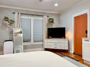The Clay Door Suite w/FREE BIKES - Image 4