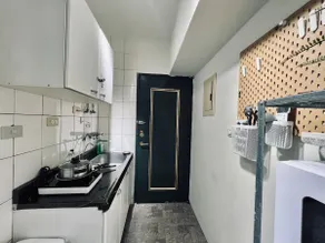1Room/Liuhe Night Market PCHouse/MRTO5 - R10 Formosa Boulevard - Image 2