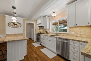 Private Spacious Home | Pool & Spa | Game Barn - Image 4