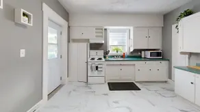 Wolfville Central 4 Family Suite with Style - Image 3