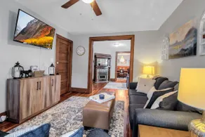 Entire 2700 SQFT House that accommodates 16+ & 6BR - Image 2