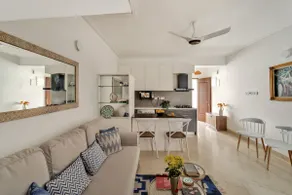 Artistic Oasis with Rooftop Terrace - Image 2