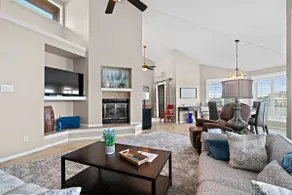 Tranquil Waterfront Retreat - Image 4