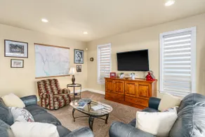 Spotless, Spacious & Private 2 Bedroom Guest Suite - Image 3