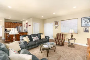 Spotless, Spacious & Private 2 Bedroom Guest Suite - Image 4