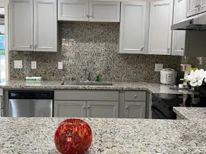 Enjoy our 3BR, 2BA, steps from restaurants - Image 3