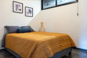 Lovely 2-Bedroom Apt Downtown w/ Parking + AC +Gym - Image 4