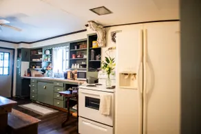 Cozy 4BR Cottage next to Cafe & Vintage Market! - Image 4