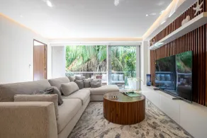 Luxurious Private Beach Getaway - Image 2