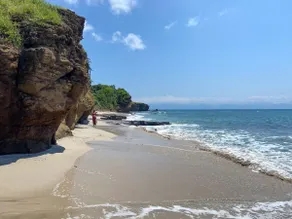 Luxurious Private Beach Getaway - Image 5