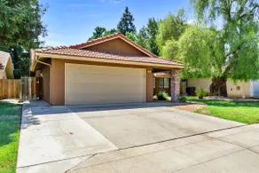 3BD/2BTH Modern Home “Newly Renovated Bathrooms” - Image 4