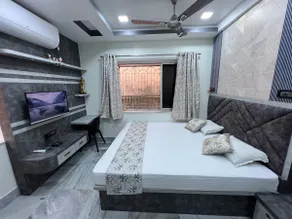 Stylish 1BHK APT Central Kolkata - Image 2