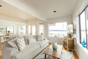 Amazing Sound View - GuestHouse (2 Bedrooms) - Image 2