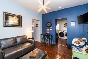 Cozy Downtown Retreat - Image 2