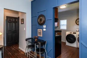 Cozy Downtown Retreat - Image 4