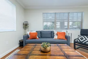 Charming and Amazing Home with Pool in Miramar - Image 3