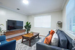Charming and Amazing Home with Pool in Miramar - Image 2