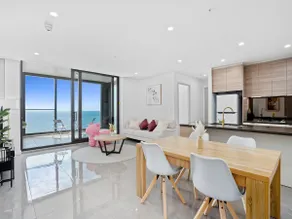 2BR Brand New Lux Apt in Surfers Paradise - Image 5