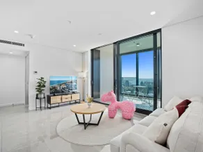 2BR Brand New Lux Apt in Surfers Paradise - Image 2