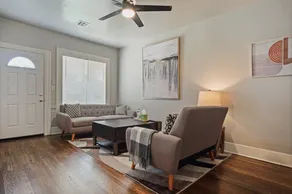 Cute half duplex near OCU - Image 2
