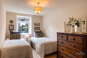 Cosy Cottage in Heart of Glossop - Image 5