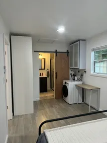 Cozy Minimalistic 1BR Home | Fast WiFi & TV - Image 5
