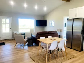 Modern Home | 5 mins from Buffalo River & Jasper - Image 4