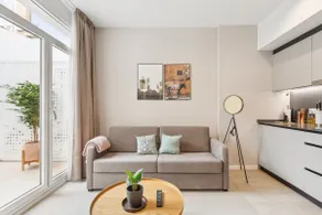 limehome Valencia Cadiz | 1-Bedroom Apt + Terrace - Image 4