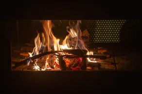 Panoramic Cabin w/2ppl Hot tub/Fireplace/BBQ Deck - Image 3
